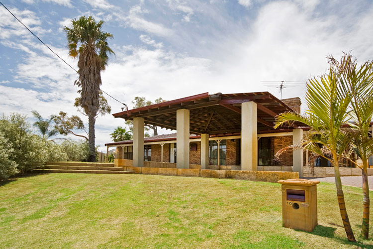 3x1 PLUS STUDY & 2 TOILETS!! - HOME OPEN 30TH & 31ST JAN 1.00-2.00PM Picture 1