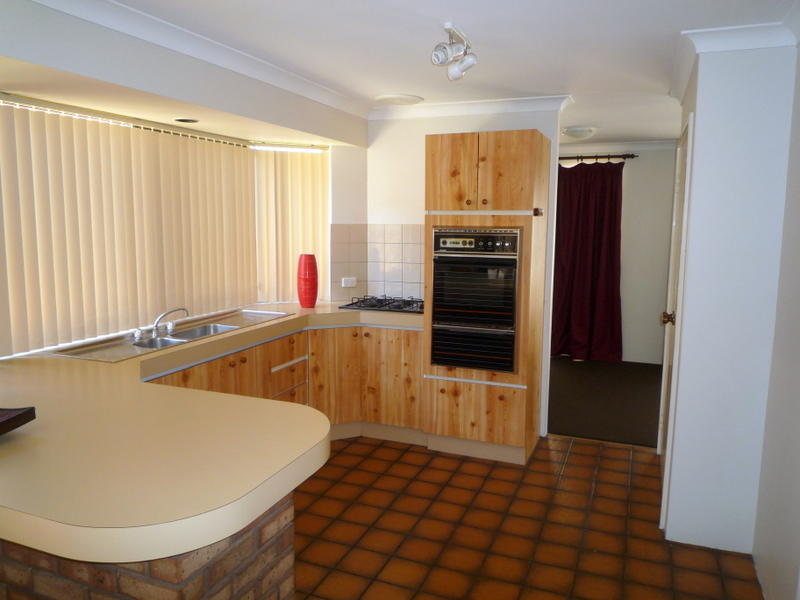 3x1 PLUS STUDY & 2 TOILETS!! - HOME OPEN 30TH & 31ST JAN 1.00-2.00PM Picture 3