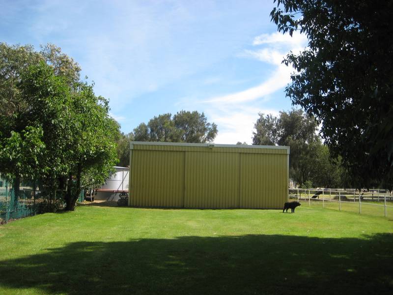 LARGE FAMILY HOME ON 5 ACRES - OPEN SUNDAY
31ST JANUARY 1.00 - 2.00PM Picture 3