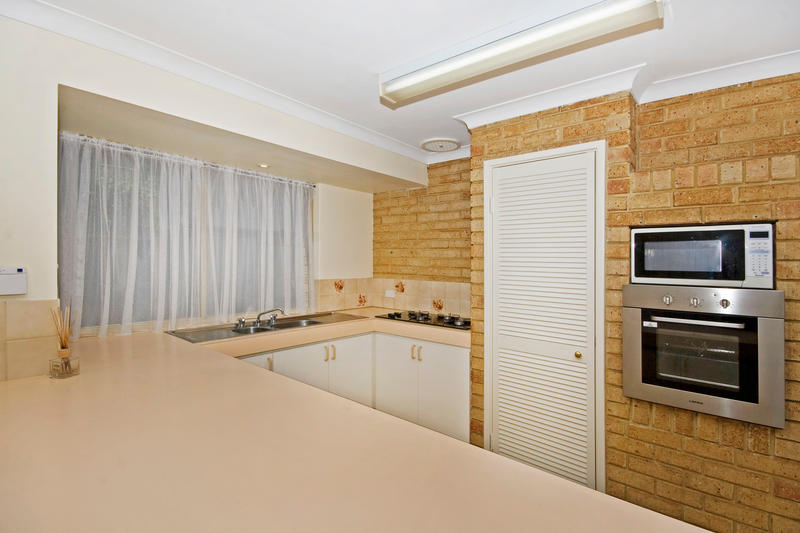 UNDER OFFER PRIOR TO 1ST HOME OPEN!! Picture 3