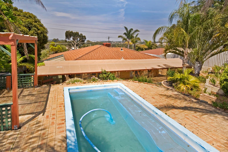 UNDER OFFER PRIOR TO 1ST HOME OPEN!! Picture 2