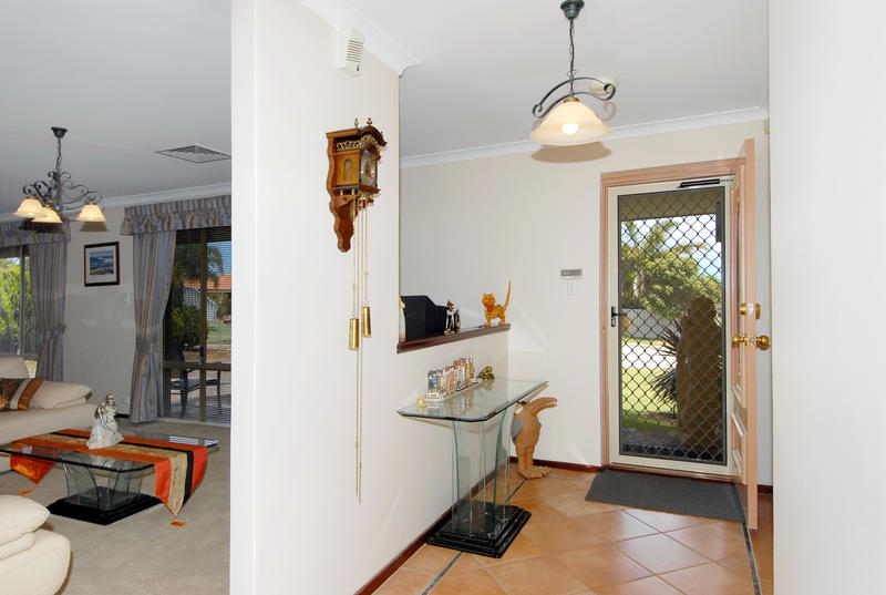 IMPECCABLY APPOINTED Picture 2