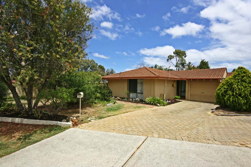 LOOKING FOR YOUR 1ST HOME? Picture 1