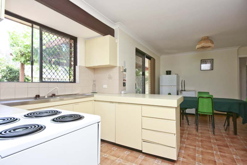 LOOKING FOR YOUR 1ST HOME? Picture 3