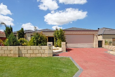 NOTHING COMPARES! REDUCED! - HOME OPEN SAT 30th Jan 2.30-3.30pm & SUN 31ST Jan 3.15-4.00pm Picture