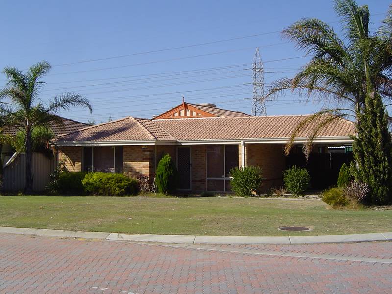 New Listing! Picture 1