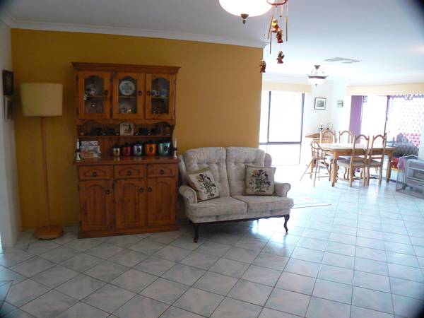 * PRICE ADJUSTMENT * FIRST HOME BUYERS SAVE $$$ ! Picture 1