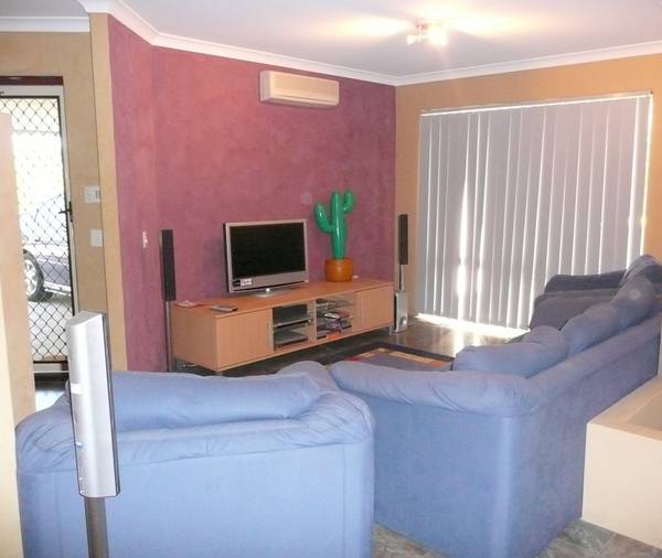 IDEAL OPPORTUNITY TO NEST OR INVEST! Picture 2