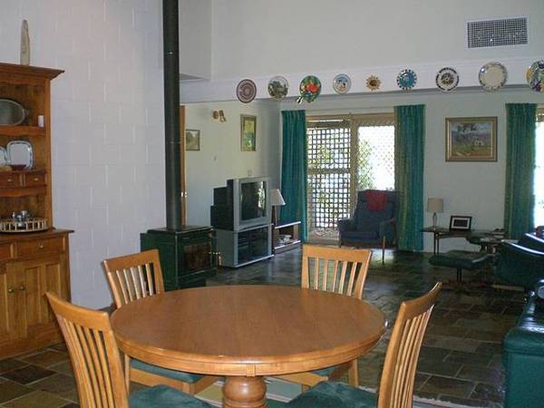 COUNTRY LIVING IN THE CITY Picture 3