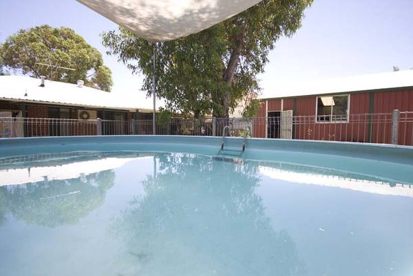 GREAT STARTER HOME Picture 2