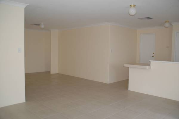 EASY CARE ELEGANCE Picture 2