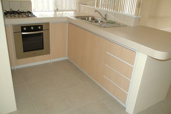 EASY CARE ELEGANCE Picture 3