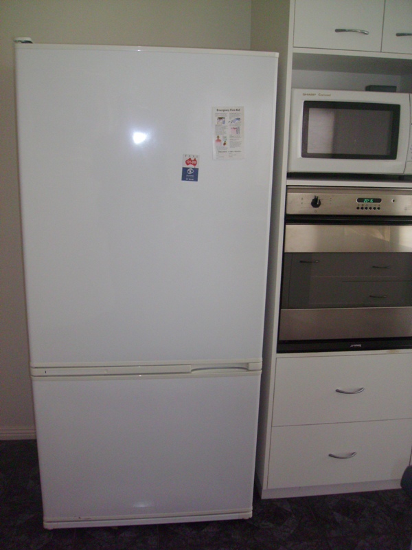 FULLY FURNISHED in Quarry Hill Picture 2