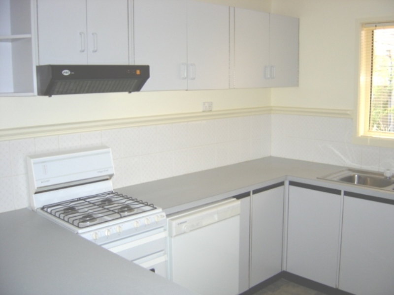 Comfortable Home for the Family! Picture 3