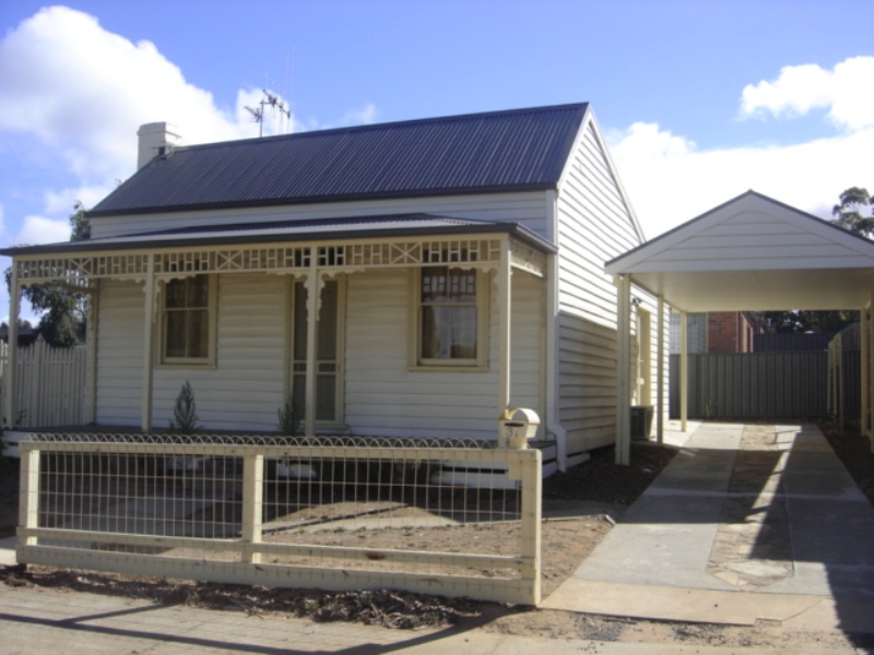 Charming Renovated Cottage Picture 1