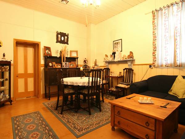 COATH COTTAGE (CIRCA 1860) Picture 3