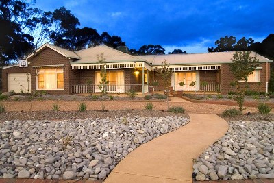 5 BEDROOMS PLUS STUDY. UNBELIEVABLE FAMILY VALUE WITH POOL Picture