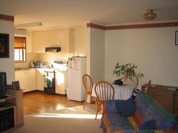 CONVENIENT LOW MAINTENANCE LIVING Picture 3