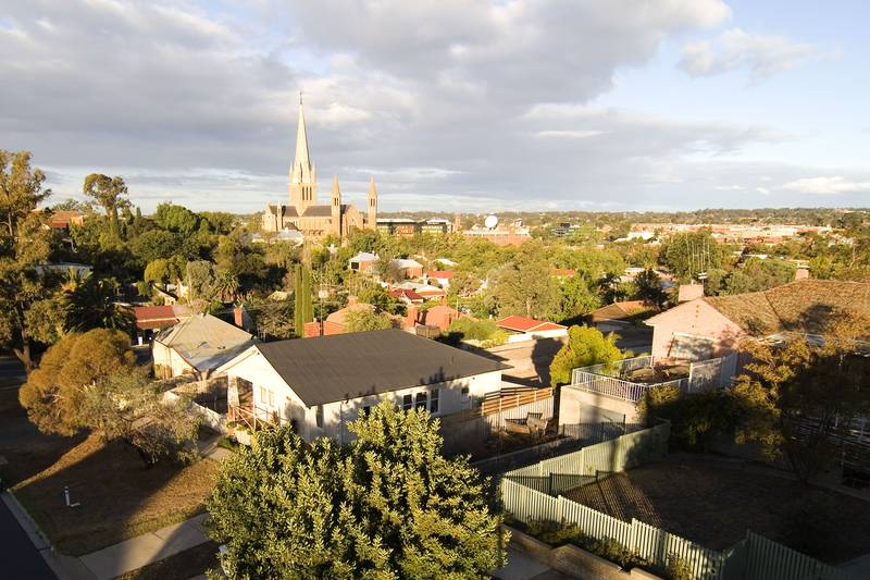 CITY FRINGE (LAND ONLY) - STUNNING CATHEDRAL & CITY VIEWS Picture 2