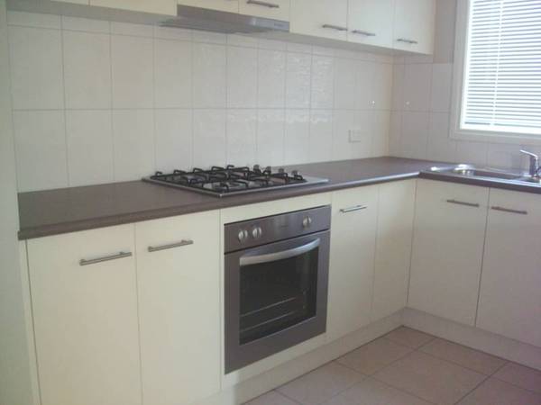 Brand New Spacious Unit Picture 2