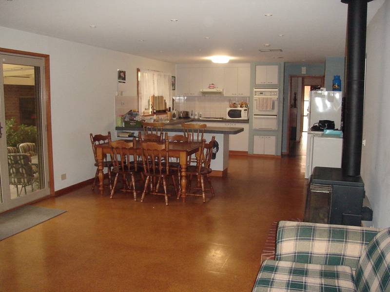 4 BEDROOMS, STUDY AND A POOL Picture 2