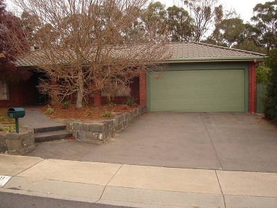 4 BEDROOMS, STUDY AND A POOL Picture