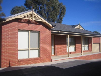 STYLISH 3 BEDROOM TOWNHOUSE Picture