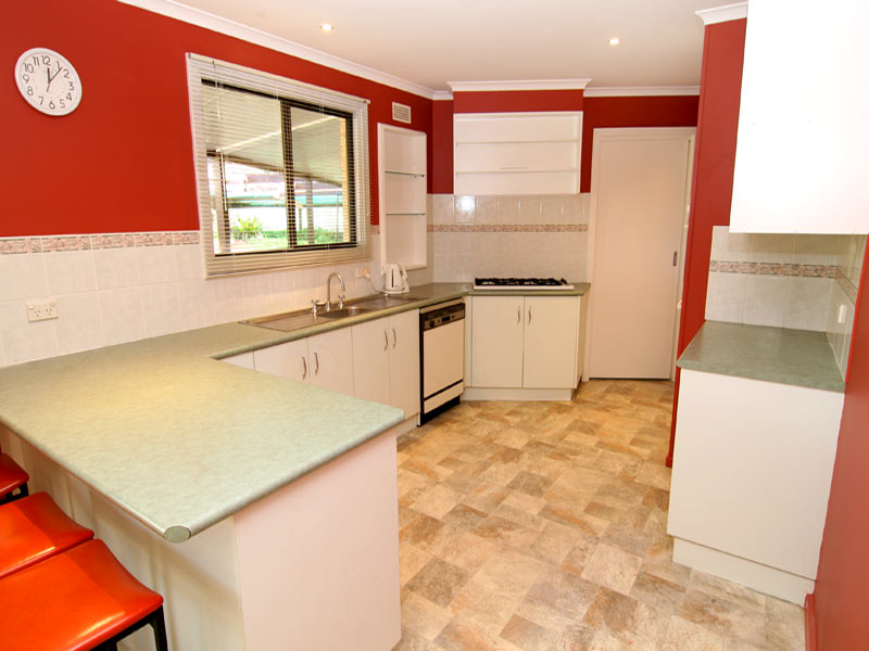 RURAL LIFESTYLE - CITY LIVING Picture 3