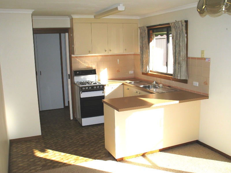 Backs onto Bushland Reserve Picture 2