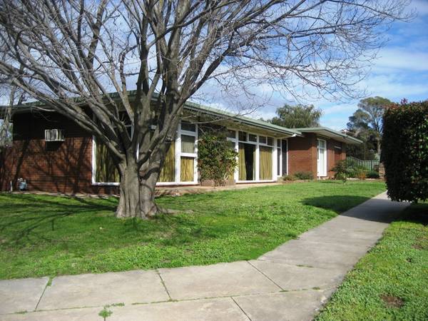 Close to Schools and Parks Picture 1