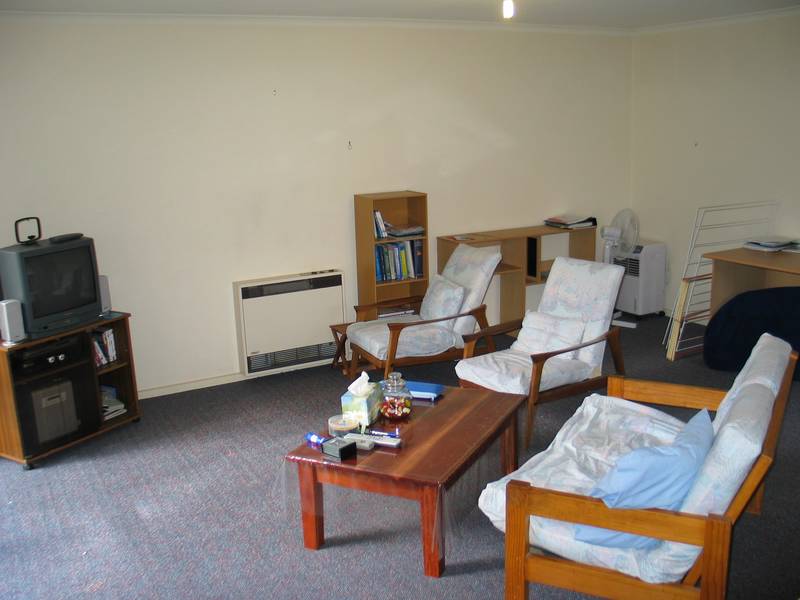 WALK AROUND LAKE WEEROONA Picture 3