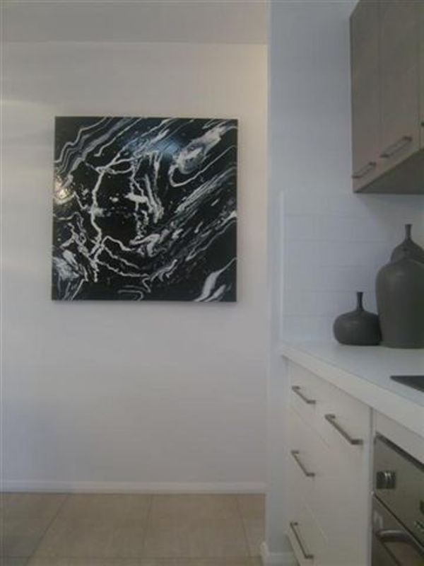 FULLY FURNISHED - Simply Stunning Picture 2