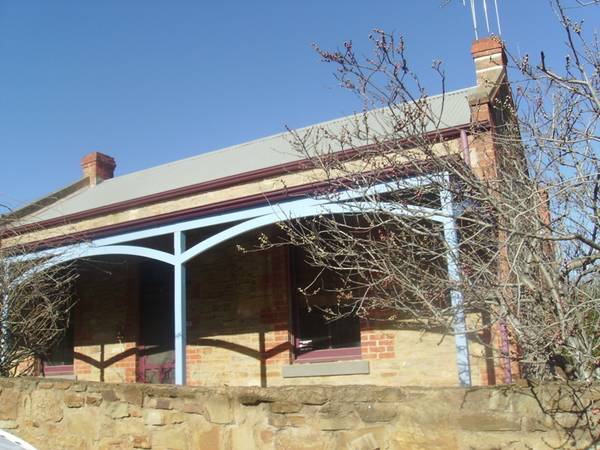 FULLY FURNISHED - Charming and Centrally Located Picture 2