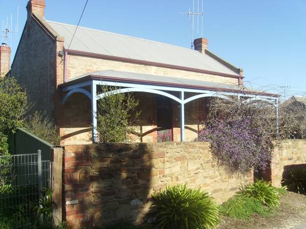 FULLY FURNISHED - Charming and Centrally Located Picture 1