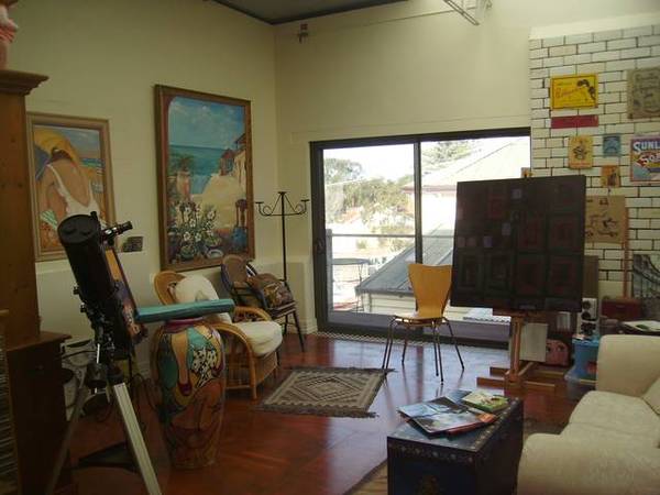 Modern, Sleek and Stylish Picture 1