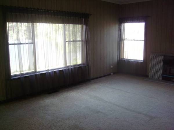 LOTS OF ROOM FOR THE FAMILY Picture 2