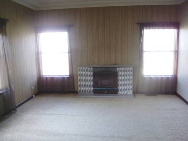 LOTS OF ROOM FOR THE FAMILY Picture 3