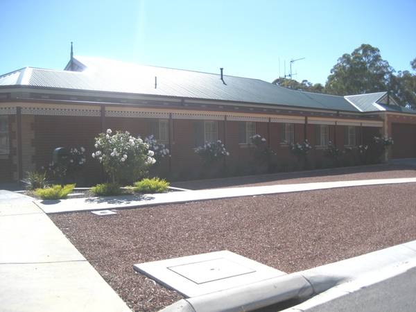 Fantastically Presented Family Home. Picture 2