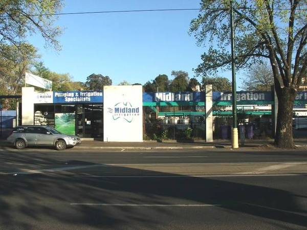 SENSATIONAL CENTRAL LOCATION Picture 1