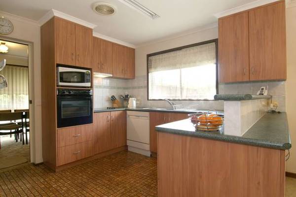 QUIET COURT LOCATION Picture