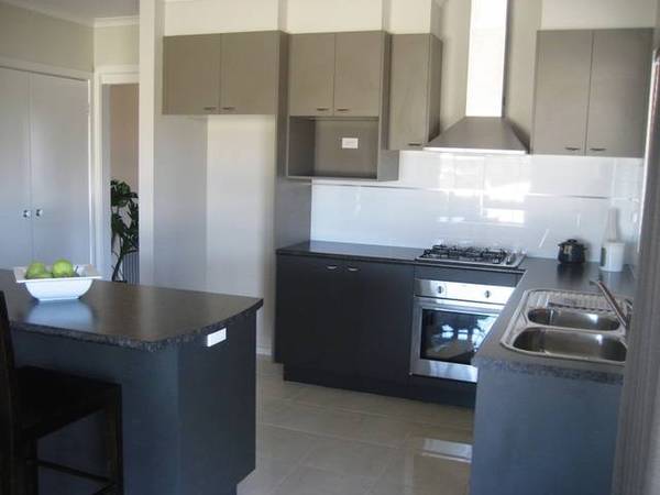 Three Bedroom plus Study Picture 2