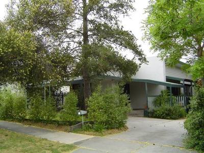 Close to Schools Picture Close to Schools Picture