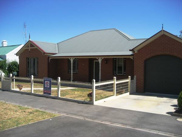 Executive Townhouse Picture 1