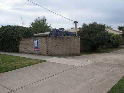 2 BEDROOM UNIT - SOUGHT AFTER LOCATION Picture