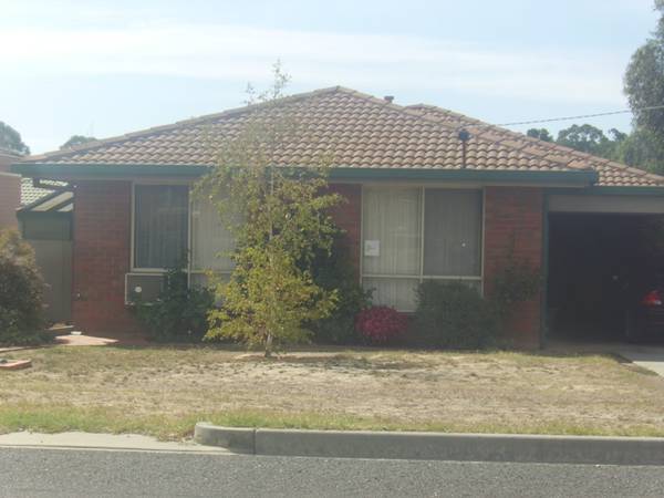 Neat Three Bedroom Home Picture 1