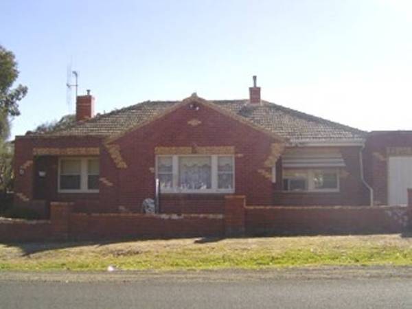 Close to Centre of Town. Picture 1