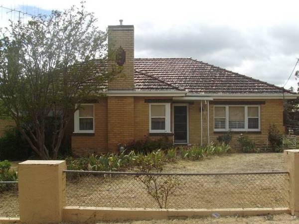 Spacious and Well Located Picture 1