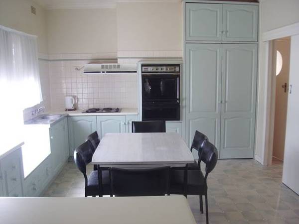 Spacious and Well Located Picture 3