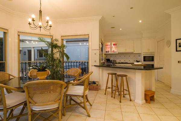 Stunning Executive Home Picture 3