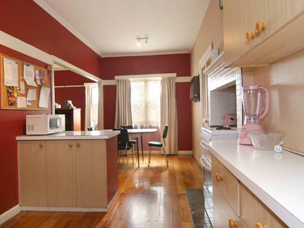 PRIME LOCATION Picture